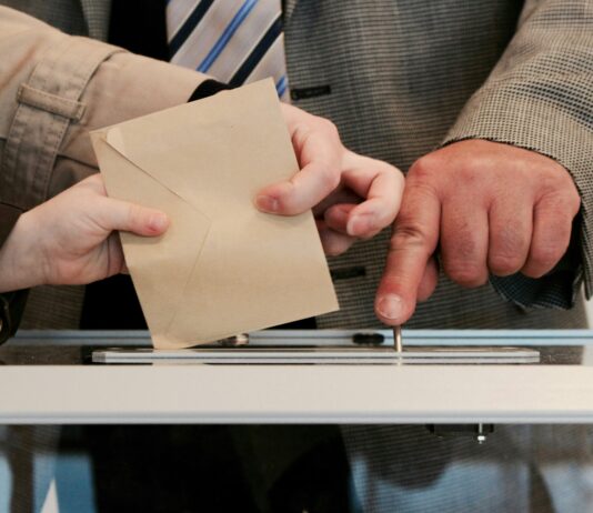 한 총리 “총선 민의 겸허히 받들어…개혁과제 추진에 더욱 매진”