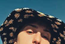 여름철 피부 건강, 어떻게 지킬까? 올바른 관리법 대공개 woman wearing black and white floral hat