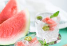 무더운 여름, 건강을 지키는 생활 속 꿀팁 sliced watermelon with lemon on shot glass